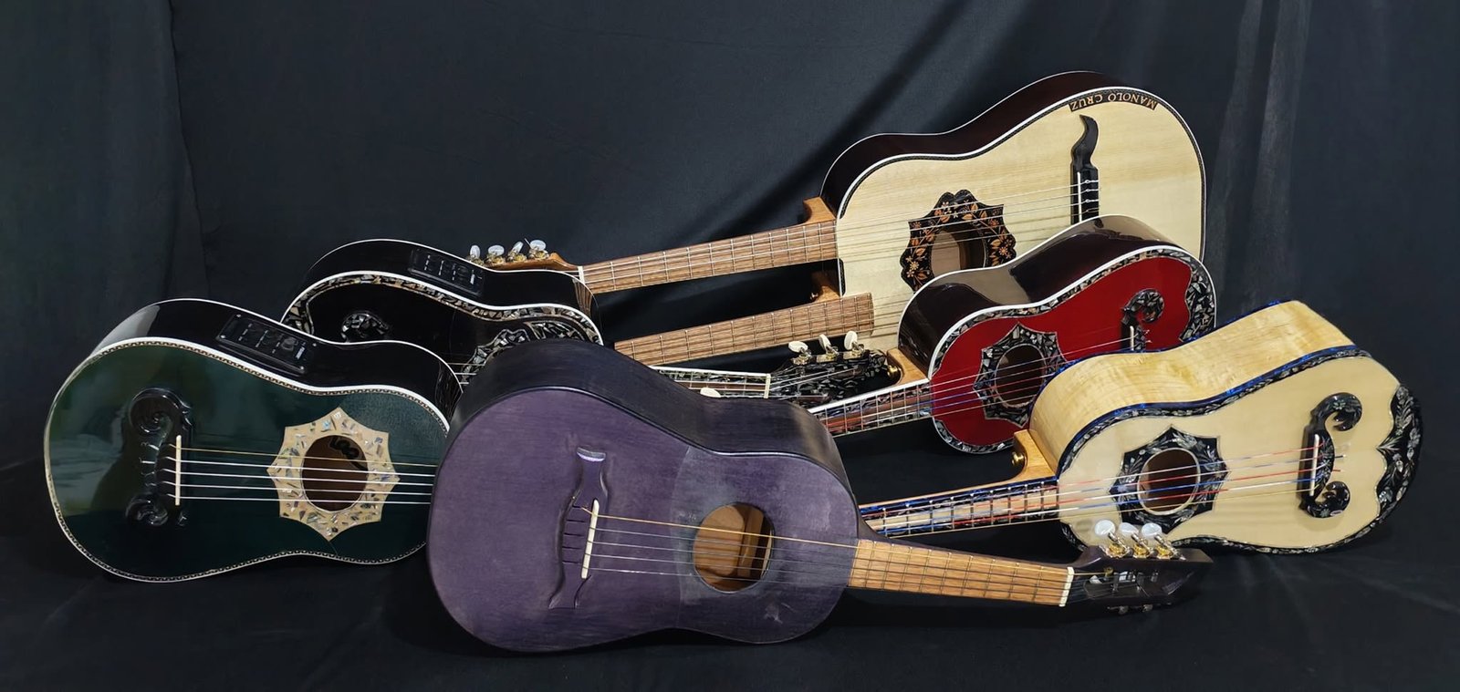 Instrumentos huastecos en banner