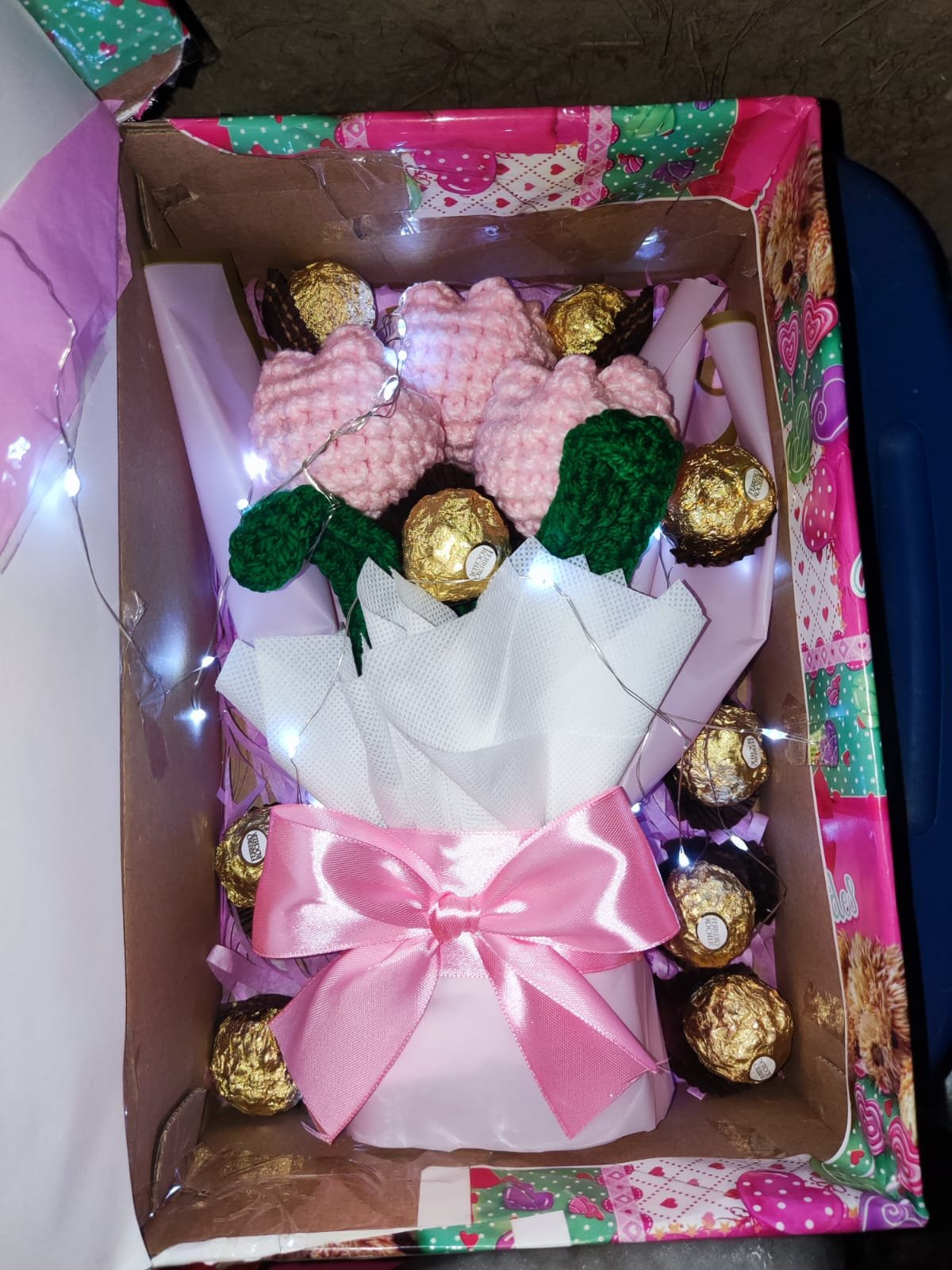 Tulipanes tejidos con ferrero