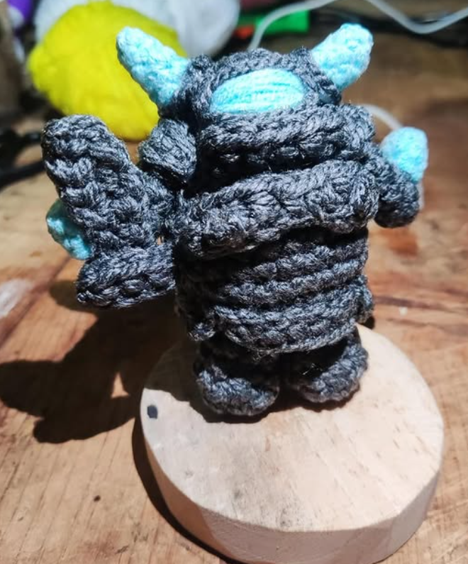 Guerrero de Sombras Amigurumi